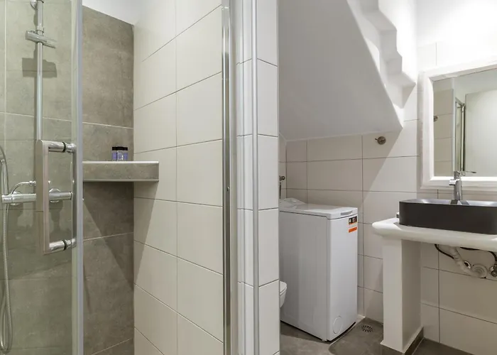 Blue Waves View Andros バトシ